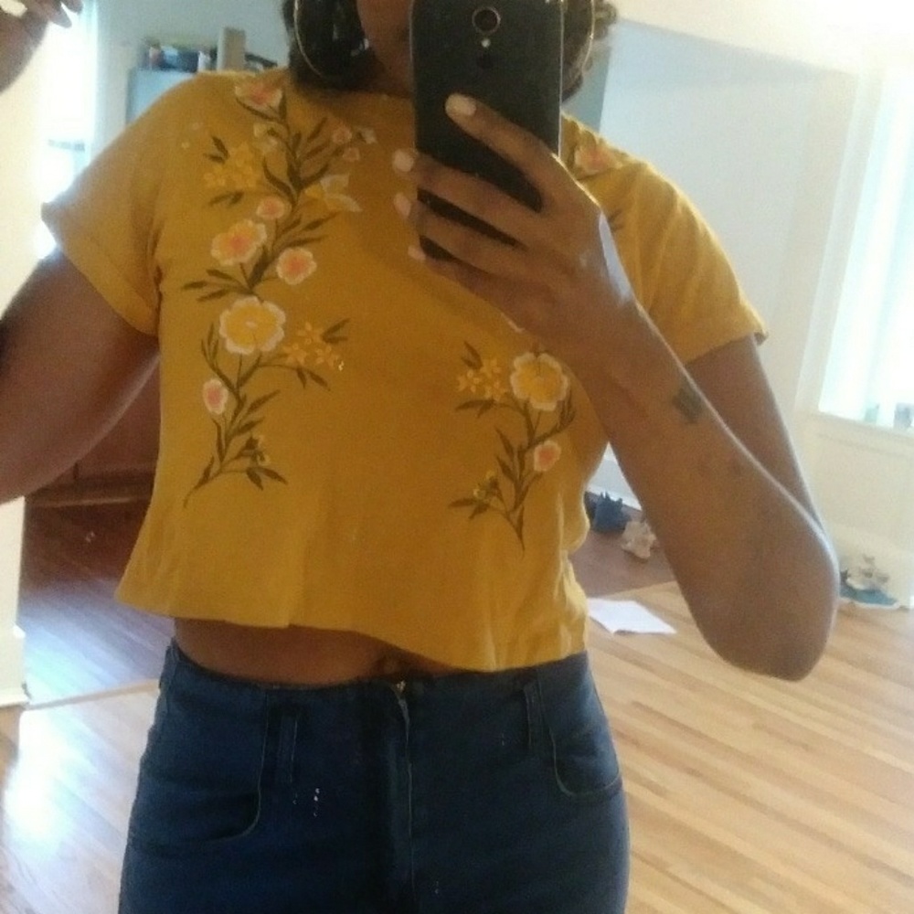 Shirt - Picture 2 of 4